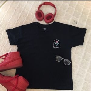 Black vans t-shirt with rose graphic